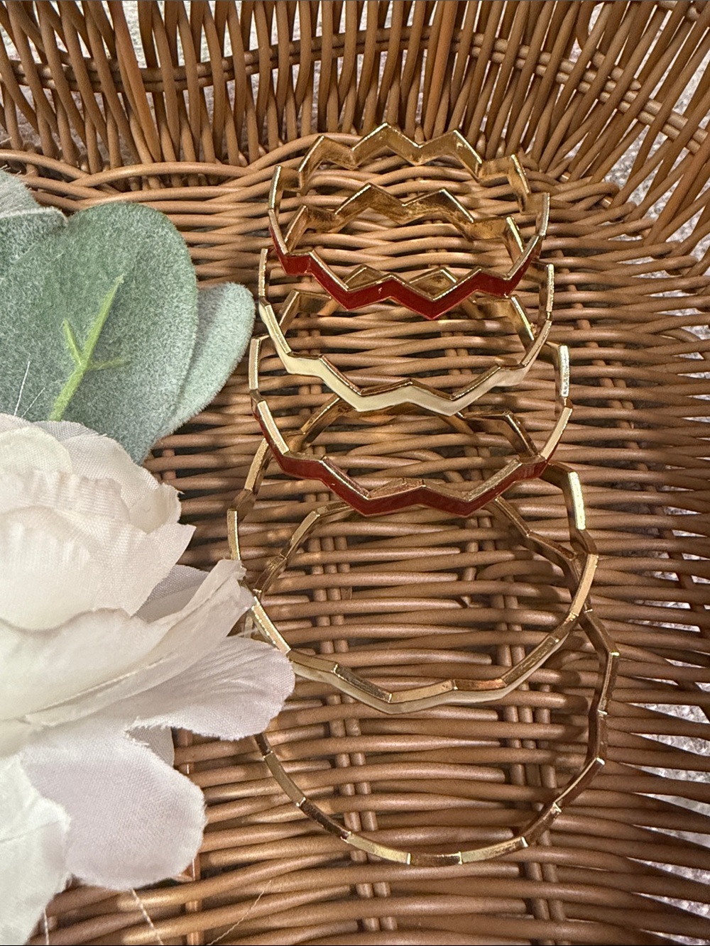 SET OF 5 GOLD/IVORY/RED ZIG ZAG BANGLES - NWT
